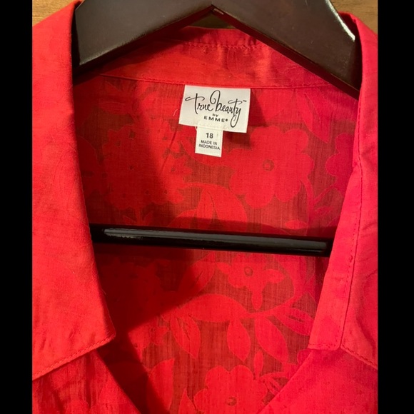 True Beauty by Emme sheer floral blouse red ; 18 - Picture 2 of 12